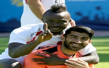 مهاجم جدید پرسپولیس در آغوش علیرضا بیرانوند +عکس