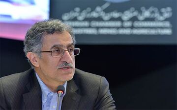  ارز ۴ نرخی شده است/ چرا ۳۰ هزار میلیارد تومان به خودروسازان اختصاص می‌یابد؟