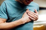 آیا احساس تیر کشیدن ناگهانی در قفسه سینه نشانه حمله قلبی است؟