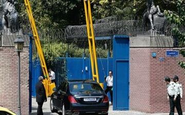  واکنش طلاب حوزه های علمیه کشور به برگزاری جشن تولد ملکه انگلیس در تهران