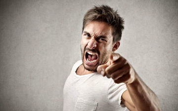 
عصبانیت چه بلایی سر قلب می‌آورد؟