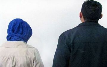 دستگیری زن خائن و دوست پسرش در خلوتگاه عاشقانه/ همسر و ماموران در حالت ناجور بالای سر آنها رفتند!