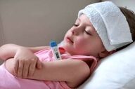  نکاتی برای پائین آوردن تب کودک