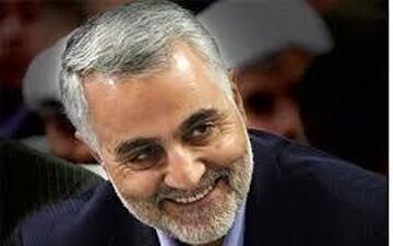 سردار سلیمانی بدون محافظ در فرودگاه مهرآباد