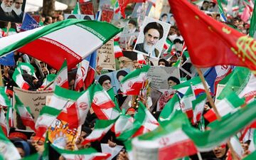  راهپیمایی 13 آبان همزمان با سراسر کشور در تهران