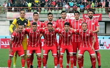 تجمع بازیکنان بومی در محل دفتر باشگاه سپیدرود رشت