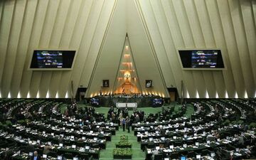 جلسه غیرعلنی مجلس برای بررسی بودجه ۹۸