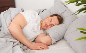 بهترین فیگور برای خوابیدن در شب کدام است ؟