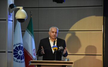 
استفاده از ظرفیت بازار بورس راهی در جهت پویایی اقتصاد کرمانشاه است





