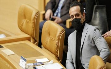 علی کریمی:نتیجه انتخابات از قبل مشخص بود/فقط ۹ نفر می‌خواستند شرایط فوتبال تغییر کند