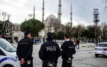 
آماده‌باش ۴۰ هزار نیروی نظامی در استانبول  برای تأمین امنیت مراسم شب سال نو میلادی