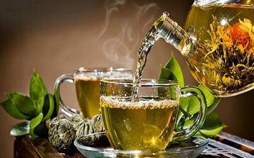 برای آرامش اعصاب چه بخوریم؛ ۱۵ خوراکی آرامش‌بخش