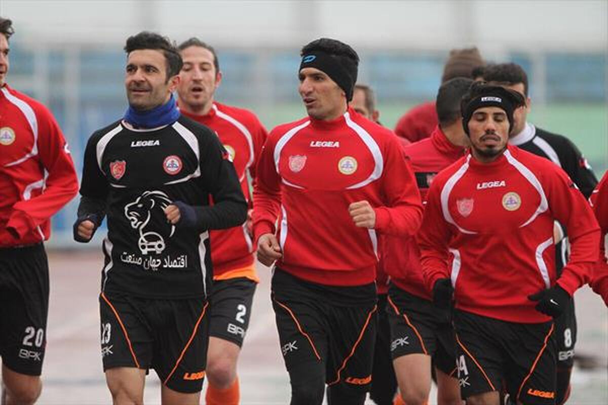 واکنش هافبک نفت به شایعه پرسپولیسی بودنش؛ دوست ندارد مقابل سرخ ها بازی کند؟