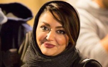 سلفی جالب خانم بازیگر با نوشته پشت پراید