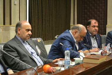 حضور وزیر ورزش و جوانان در ستاد بازسازی مناطق زلزله زده کرمانشاه 