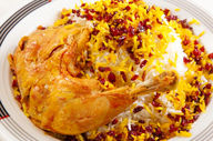 طرز زرشک‌پلوی با مرغ یلدایی؛ فوت‌وفن خوشمزه‌کاری به سبک رستوران