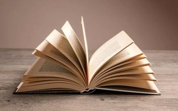معرفی بهترین کتاب‌های تاریخی جهان با روایت داستانی جذاب