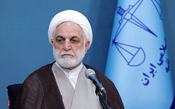 محسنی اژه‌ای: تمرکز مسئولان باید بر تسهیل معیشت مردم باشد/ دشمن کمر اقتصادی کشور را هدف گرفته است