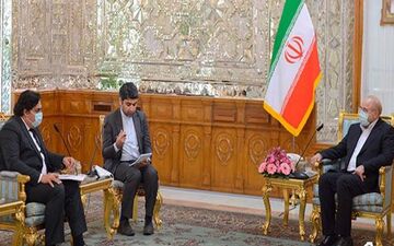 همه کشورهای مسلمان باید دست به دست هم دهند تا مانع رفتار سلطه گرانه آمریکا در منطقه شد