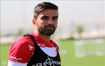 مدافع فولاد در راه استقلال/ تماس مربی با بازیکن؛فعلا جایی نرو 