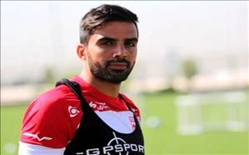مدافع فولاد در راه استقلال/ تماس مربی با بازیکن؛فعلا جایی نرو 