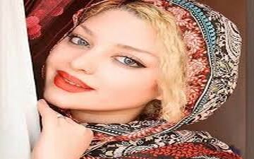 تیپ و ظاهر متفاوت بازیگر زن دورگه ایرانی هندی در یک مراسم