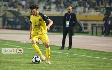 پیروزی سپاهان در نیمه نخست مقابل الاهلی