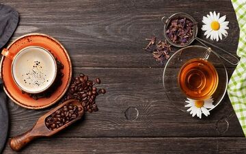 چه زمانی آروغ زدن بعد از نوشیدن چای یا قهوه نگران‌کننده است؟