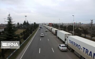 کاهش زمان انتظار کامیون‌ها در مرز بازرگان به ۱۷ روز