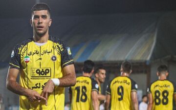 عقب‌نشینی پرسپولیس از خرید مدافع/ سپاهان رقمی گفت که سرخ پوشان جا خوردند