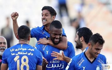 شاه ماهی ساپینتو و استقلال از استانبول می رسد 