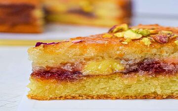 طرز تهیه کیک کافی شاپی ساده | همه خوششون میاد!