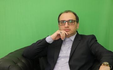 دلنوشته‌ای خطاب به رهبر معظم انقلاب؛ با مرکب جان رای خواهیم داد 