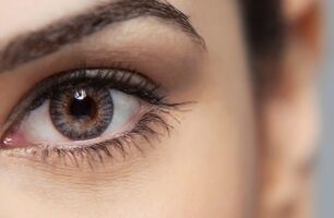 نمره چشم تا چند سالگی تغییر می‌کند؟ + توضیحات
