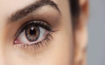 نمره چشم تا چند سالگی تغییر می‌کند؟ + توضیحات