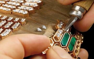 طرح‌های خاص جواهرات با استفاده از سنگ‌های قیمتی و رنگی به همراه تصاویر