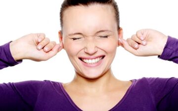 دلایل خارش گوش چیست؟ علل و درمان آن را بشناسید