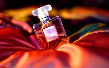 میخوای سال متفاوتی 2023 رو تجربه کنی؟ عطر و ادکلن  اینها رو استفاده کن!