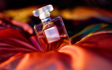 میخوای سال متفاوتی 2023 رو تجربه کنی؟ عطر و ادکلن  اینها رو استفاده کن!