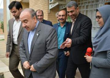 حضور وزیر ورزش و جوانان در ستاد بازسازی مناطق زلزله زده کرمانشاه 
