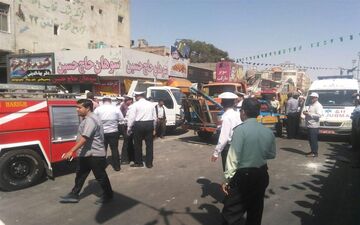 
5کشته در حادثه مسافرخانه قم / امداد رسانی ادامه دارد