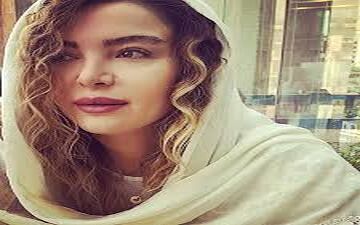 پوشش جالب مهرناز افلاکیان؛ بازیگر تئاتر و سینما