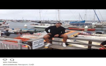 تیپ جالب احمدرضا عابدزاده سواحل کالیفرنیا (عکس)