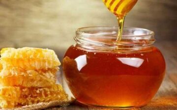 عسل را با چای بخوریم یا نه؟


