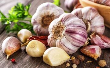 یک حبه سیر زیر بالش بگذارید معجزه می کند

