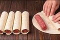 روش ساده برای تهیه بوریتو رولت گوشت چرخ کرده با پنیر و نان ترتیلا