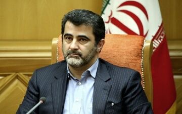 معاون وزیر کشور:
۳ واحد صنعتی استان مرکزی با ۲۰۰۰ نیروی انسانی در وضعیت بحرانی است