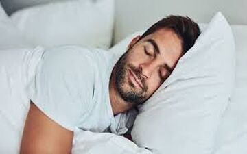 این خوراکی به خوابیدن شما کمک می کند 