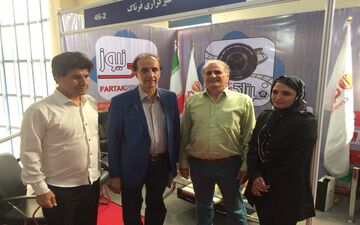 گوینده مشهور خبر در نمایشگاه بین المللی + عکس
