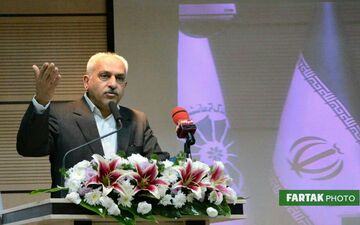 نامناسب بودن اکوسیستم فضای کسب و کار عملکرد فرا قانونی برخی دستگاه‌ها است/ احساس فساد یکی از موانع توسعه اقتصادی است